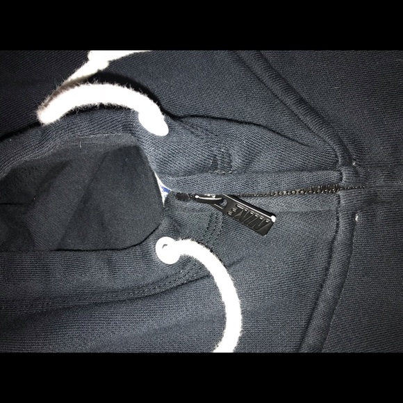 Nike zip up jacket - Picture 3 of 6
